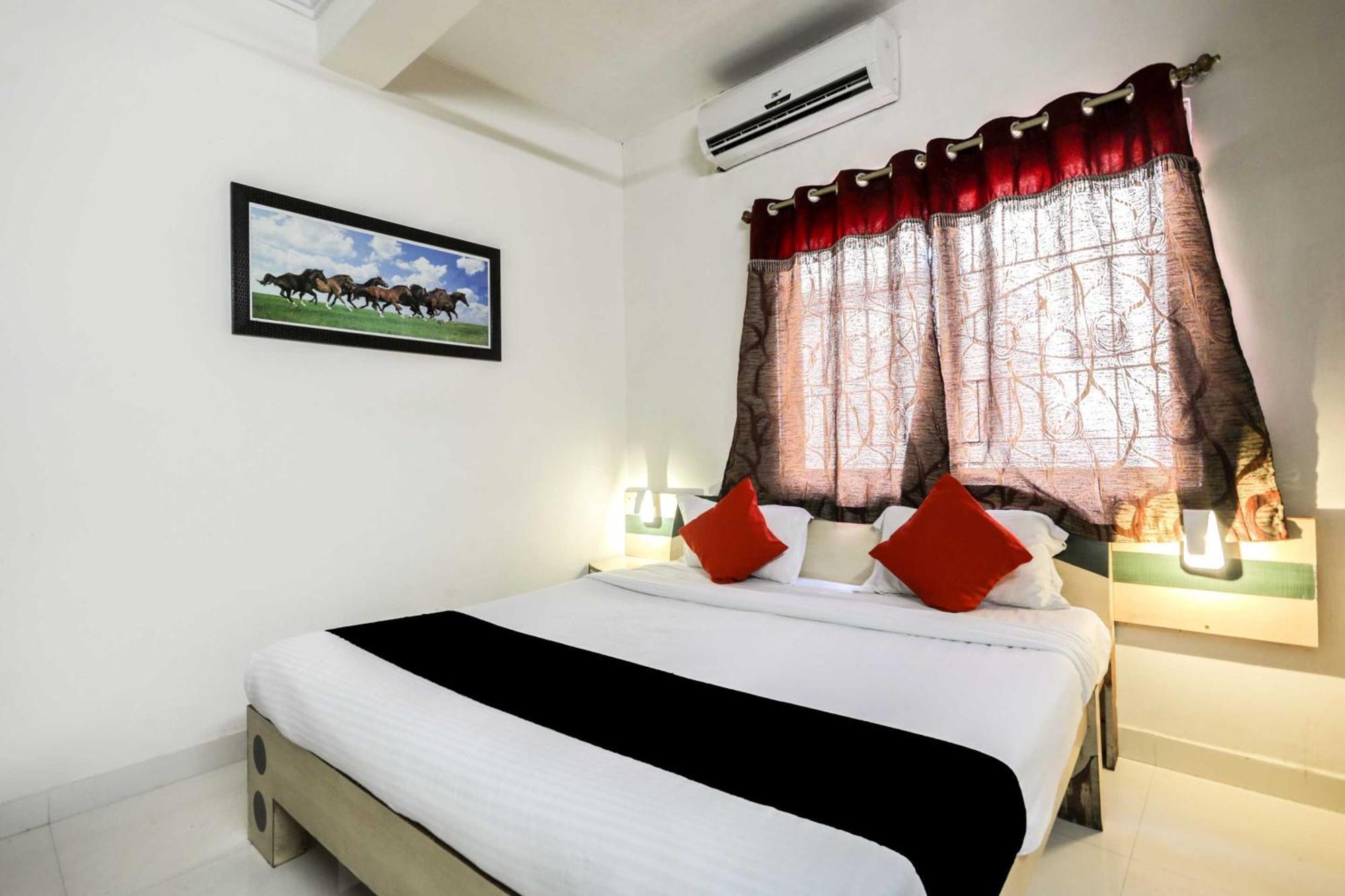 Collection O 3761 Shree Datta Hotel 3*