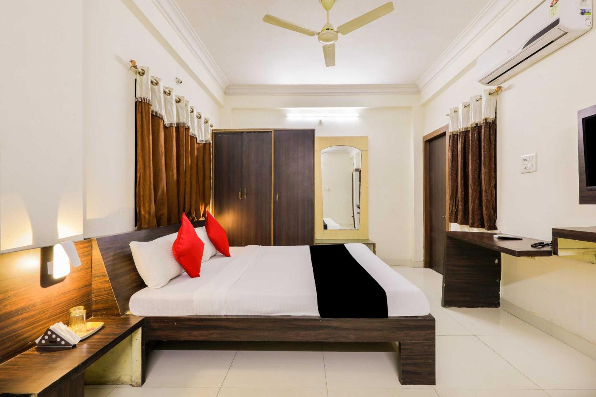 Collection O 3761 Shree Datta Hotel Indore
