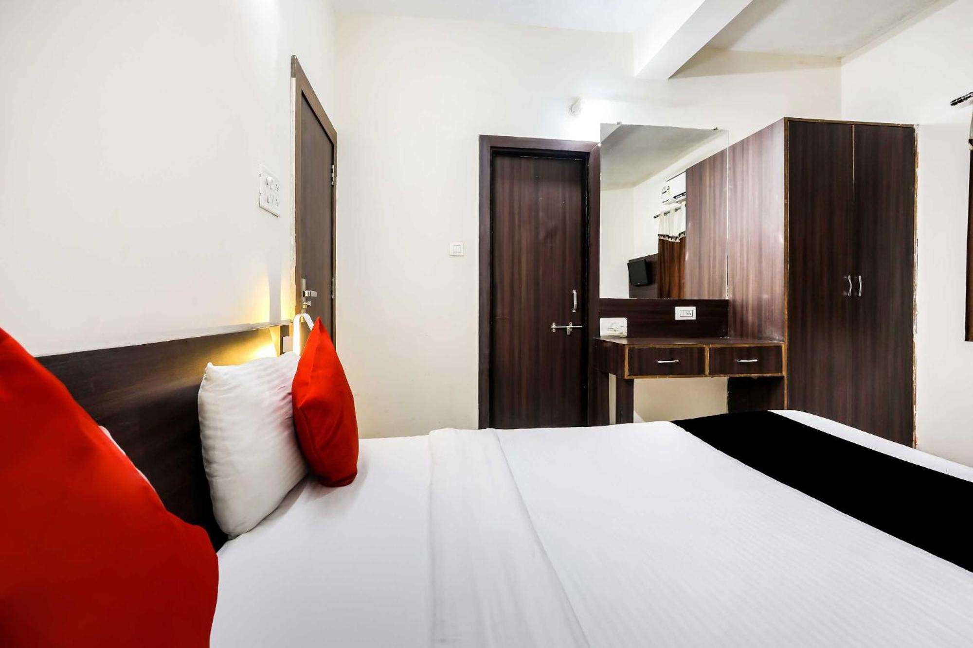 Hotel Collection O 3761 Shree Datta Indore